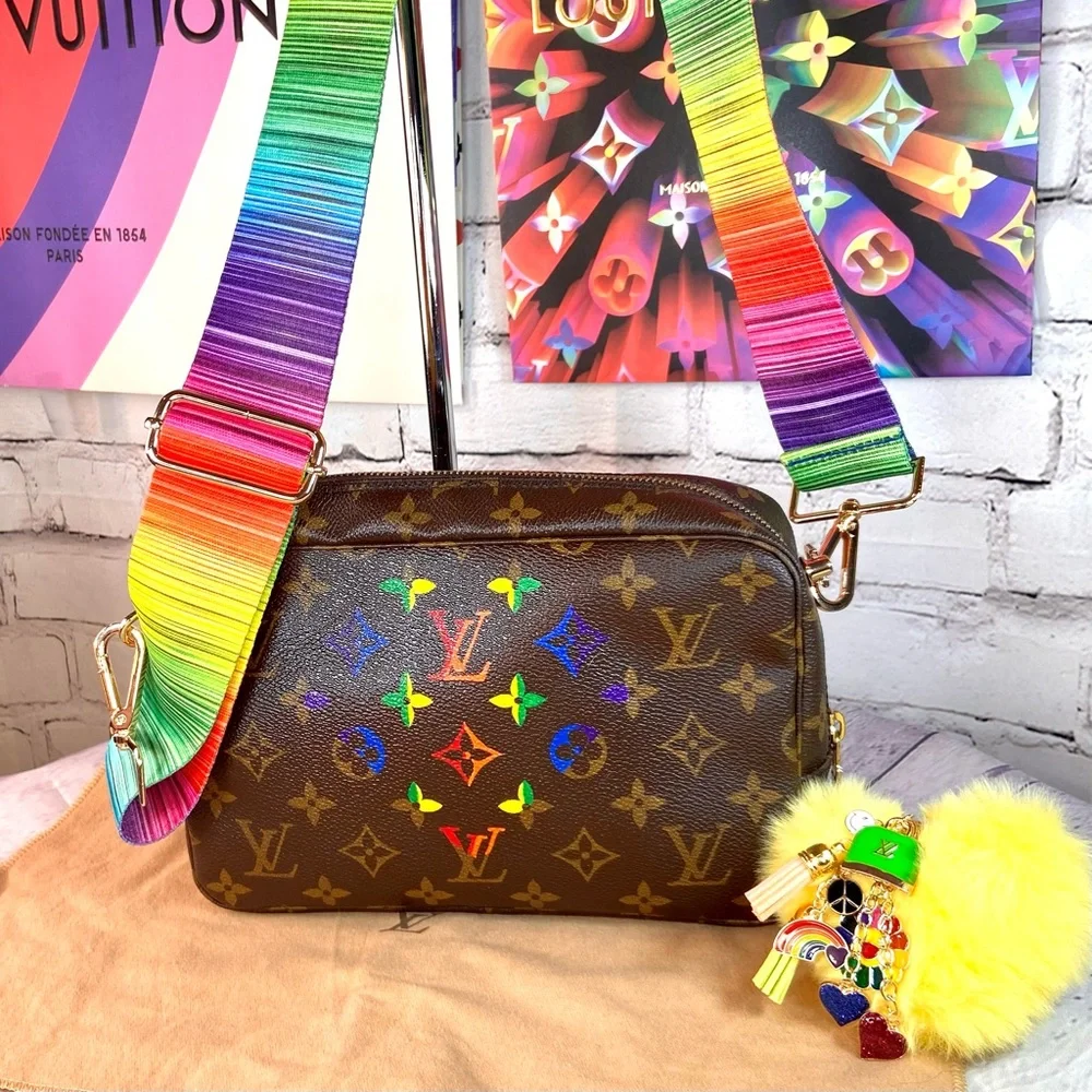 Louis Vuitton Trousse 23 Crossbody bag Custom Painted in rainbow with charms - Picture 2 of 16